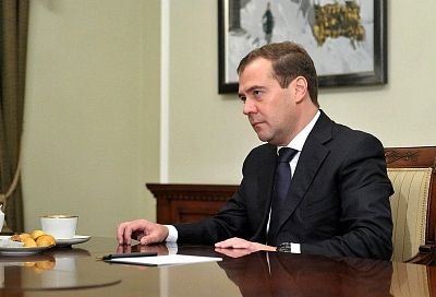 Медведев — главный редактор: зампред Совбеза возглавил работу над новыми учебниками по обществознанию