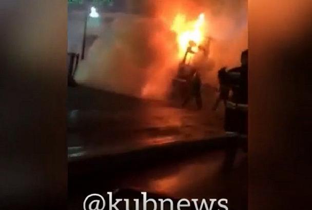 В улице Новороссийской в Краснодаре сгорела фура