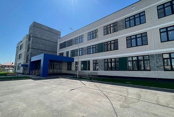 В Краснодаре завершено строительство школы по ул. Батуринской