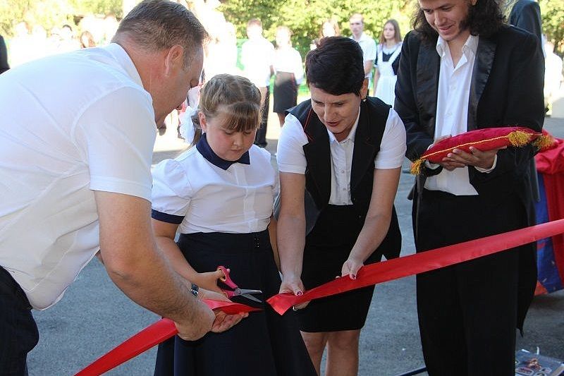 В Тбилисском районе открыли школу после капремонта