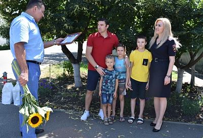 Многодетные семьи краснодарских полицейских поздравили с  Днем семьи, любви и верности