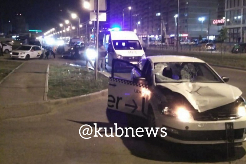 Полиция Краснодара рассказала подробности ДТП, где таксист насмерть сбил пешехода