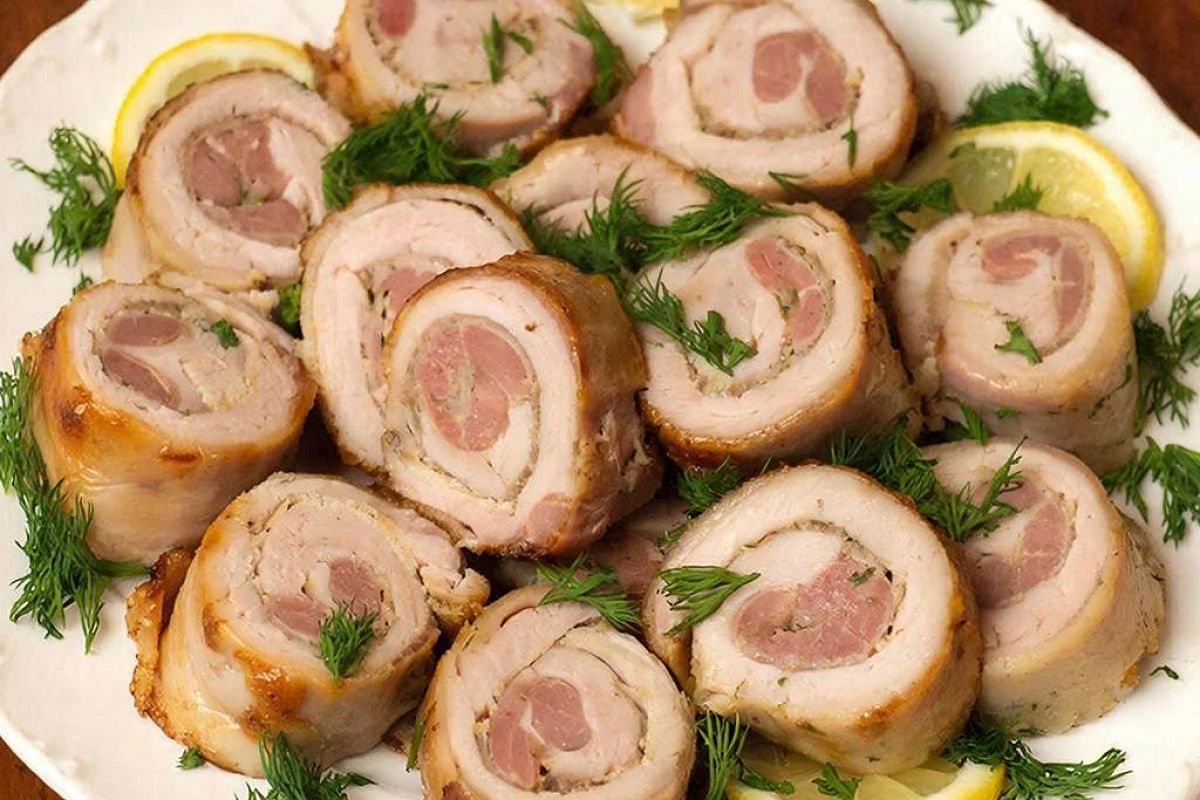 Чтобы приготовить мясные рулетики беру всего 4 ингредиента. Рецепт семейный, проверенный годами