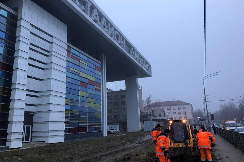 В Краснодаре сносят забор возле стадиона «Динамо»
