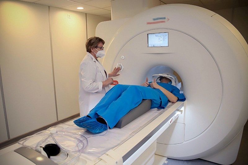 В Краевой клинической больнице №2 установили новый магнитно-резонансный томограф