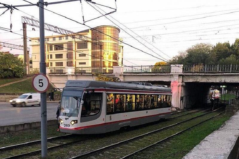 В Краснодаре новый трамвай сломался в «час пик» и создал огромную пробку