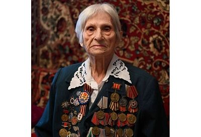 Вениамин Кондратьев поздравил со 100-летием ветерана Великой Отечественной войны