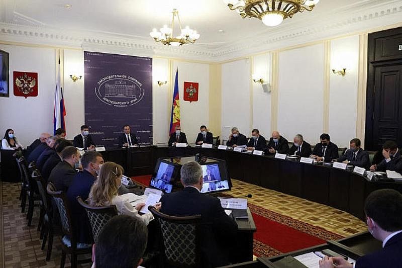 Депутаты ЗСК обсудили итоги реализации государственных программ в 2020 году