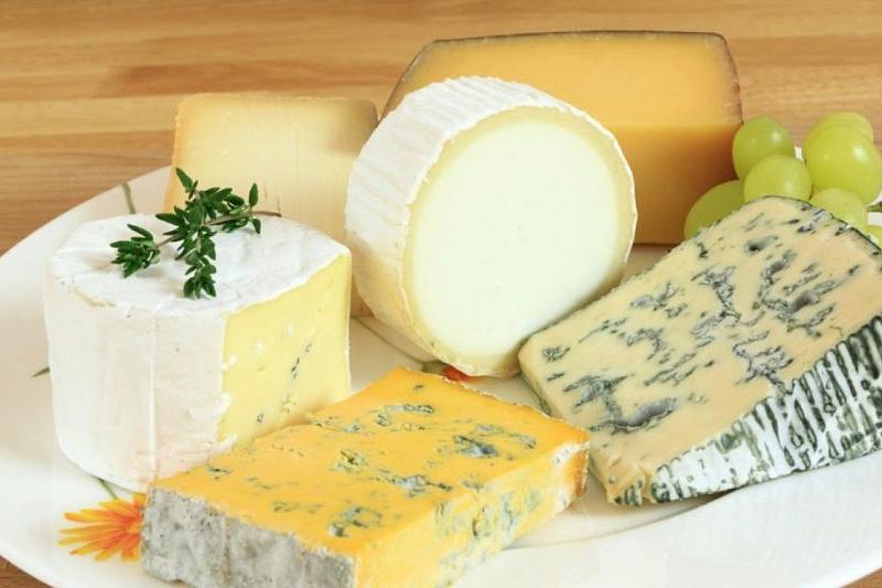 Названы вредные сорта сыра