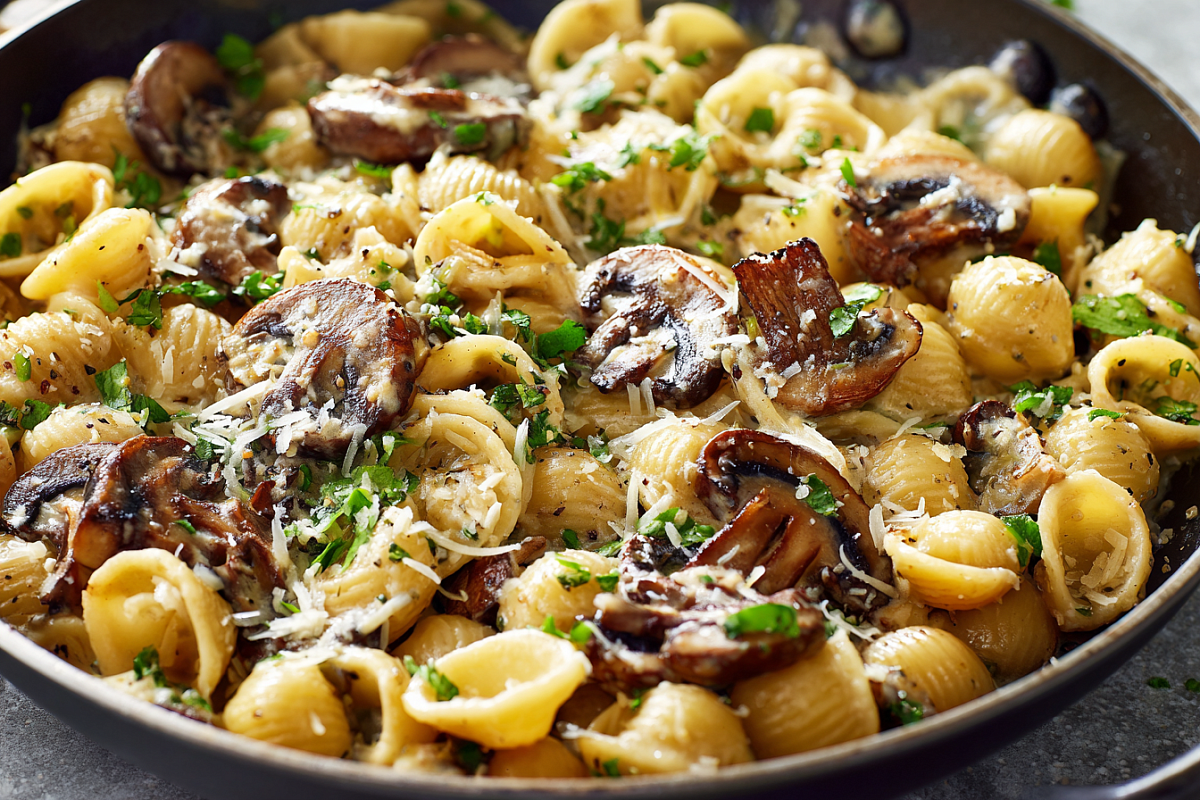 Макароны надо жарить, а не варить: обычные макароны, а на вкус как в самом дорогом ресторане.