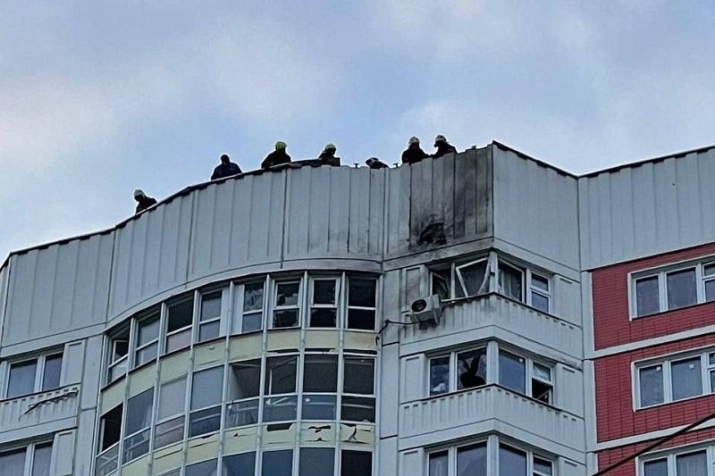 Беспилотники врезались в две многоэтажки в Москве