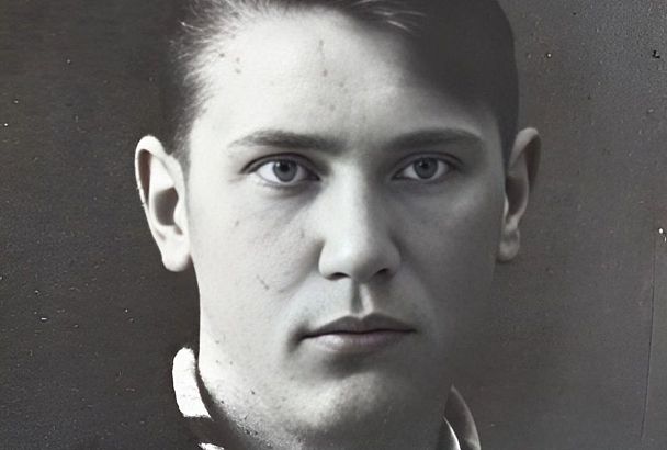Родственников погибшего в 1943 году под Геленджиком летчика Виктора Молчанова разыскивают поисковики
