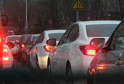 Эксперты подсчитали, сколько времени российские автолюбители тратят на пробки