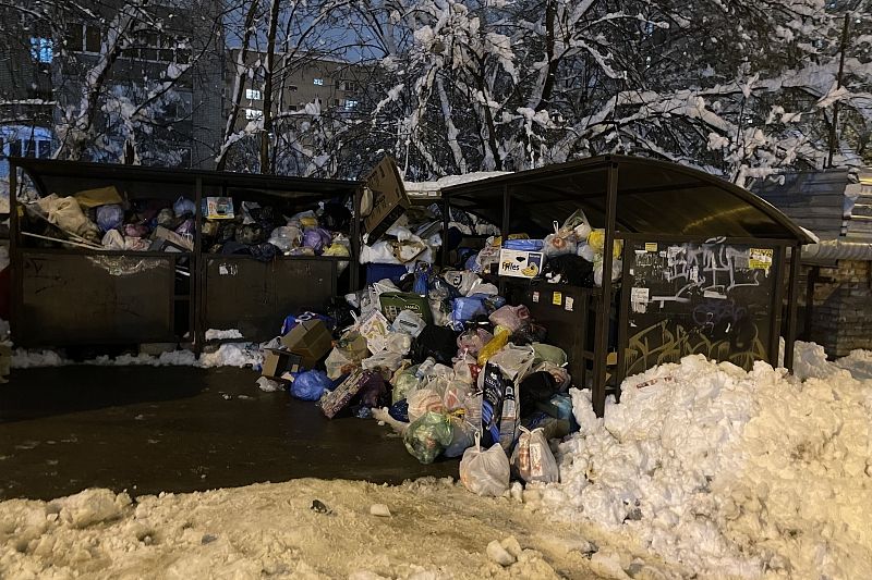 Мусорный коллапс: почему в Краснодаре четвертые сутки не вывозят отходы