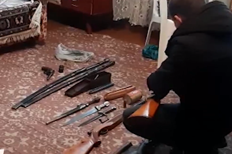 Восемь лет колонии грозит пенсионеру из Усть-Лабинска за собранный дома арсенал оружия