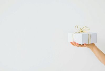 Подарки коллегам — дело добровольное: юрист разъяснил права работников