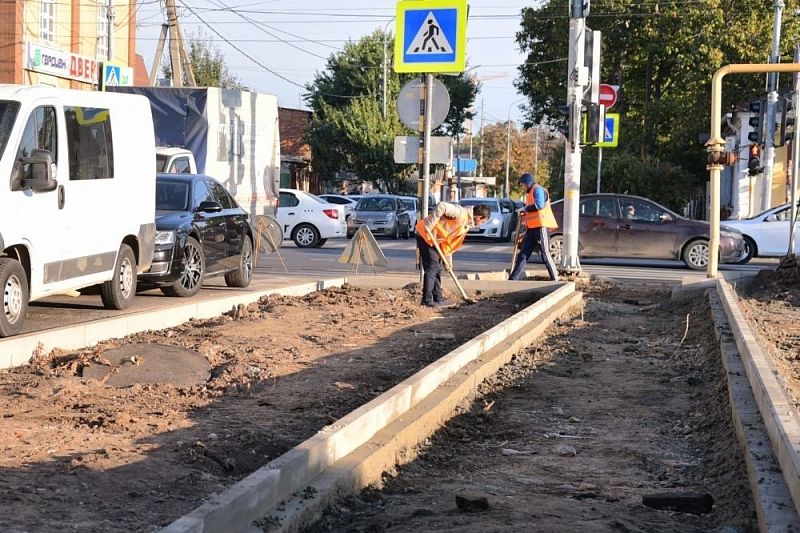 До конца года в Краснодаре построят 3,4 км новых тротуаров.
