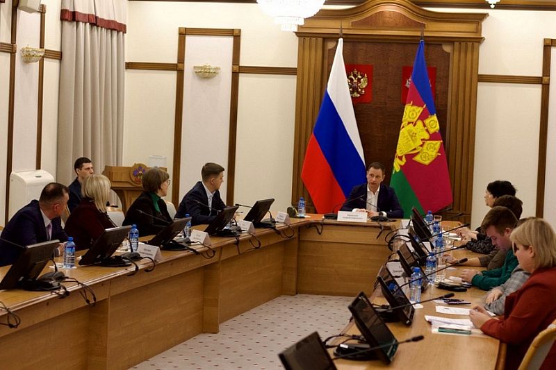 Вице-губернатор Андрей Прошунин встретился с финалистами проекта «Лидеры Кубани»