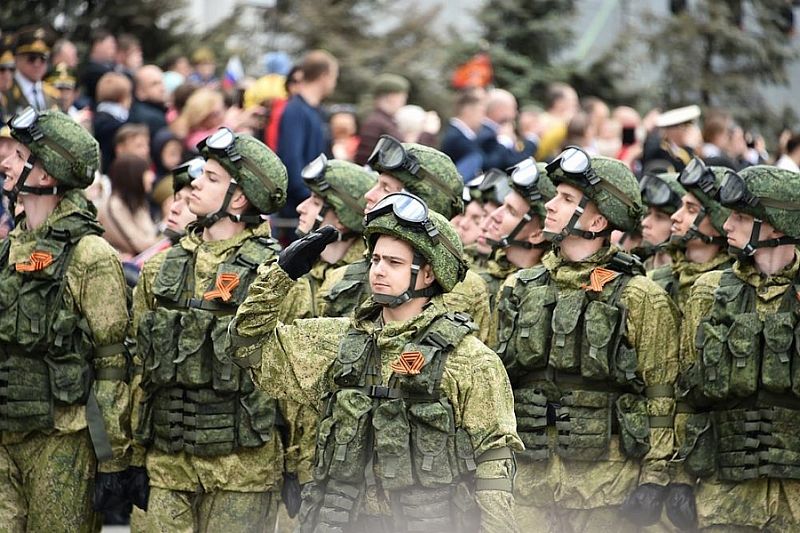 Губернатор Кубани Вениамин Кондратьев поручил проработать организацию парадов в День Победы с ограниченным количеством зрителей