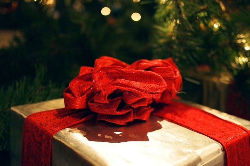 Россияне рассказали о неожиданных новогодних подарках