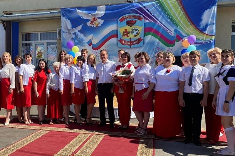 Губернатор Кубани Вениамин Кондратьев приехал 1 сентября в школу станицы Динской