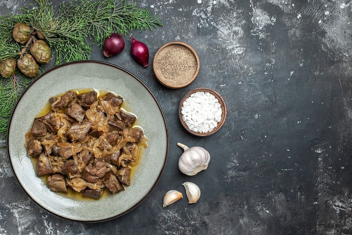 Ужин за 15 минут: жареная куриная печень с луком – проще не придумаешь!