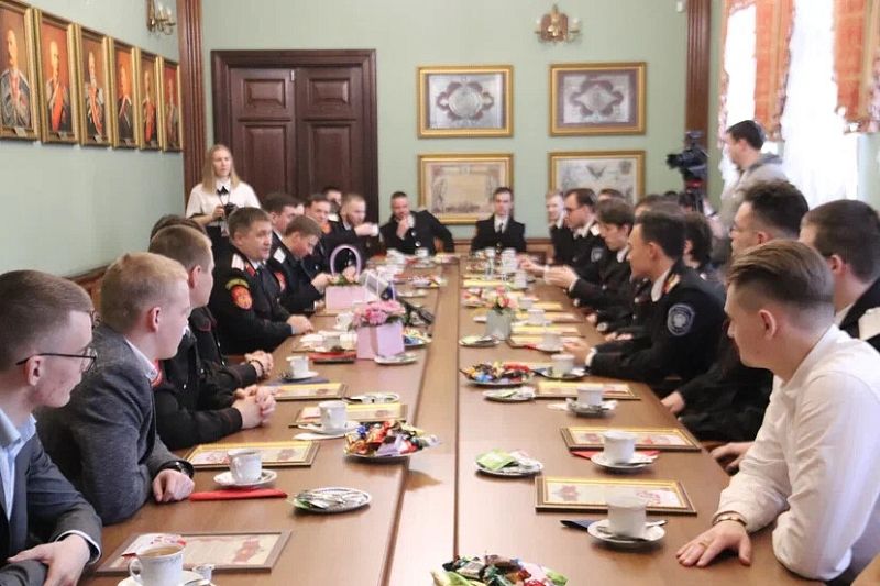 Вице-губернатор Александр Власов встретился с лучшими студентами из казачьих сотен ведущих вузов Кубани