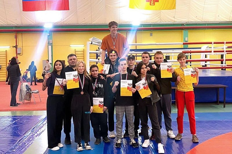 Краснодарские спортсмены завоевали 13 медалей на турнире по тайскому боксу