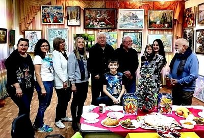В Краснодаре волонтеры провели «Предновогодний сочельник» для детей-инвалидов