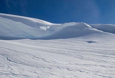 Госпитализация не потребовалась: 10-летнюю девочку спасли из-под лавины на склоне в Сочи