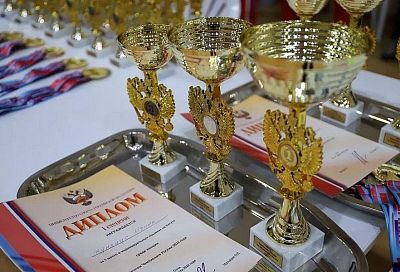 Батутисты из Краснодарского края завоевали 13 медалей на соревнованиях в Сочи