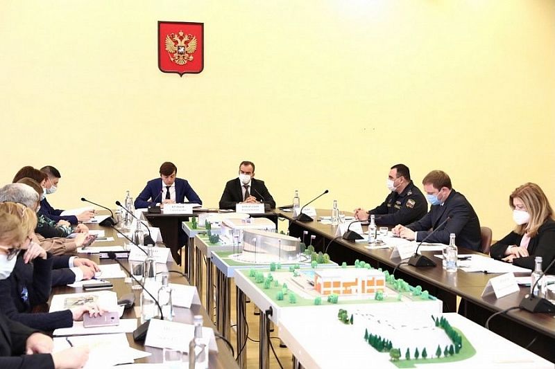 Министр просвещения РФ и губернатор Кубани провели совещание по развитию ВДЦ «Смена»