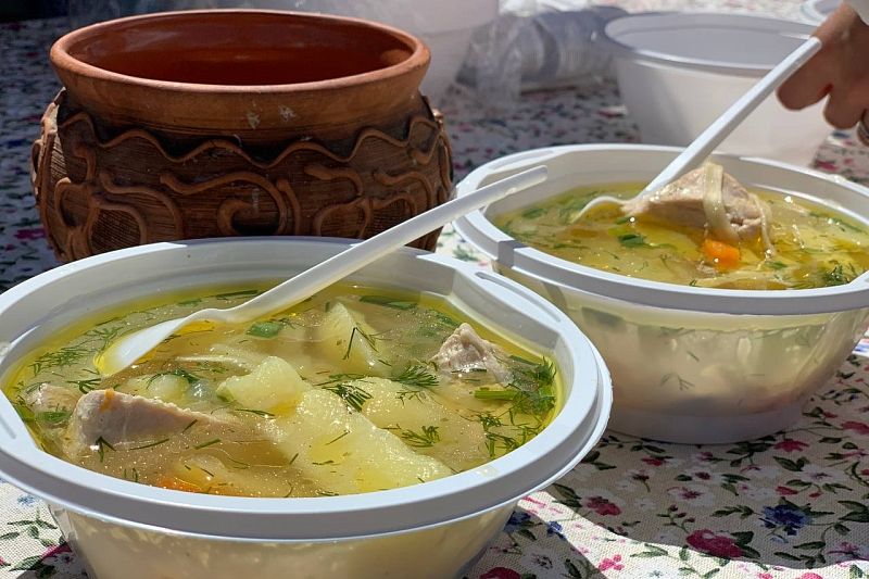 Тонну супа-лапши из индейки приготовят в «Атамани»