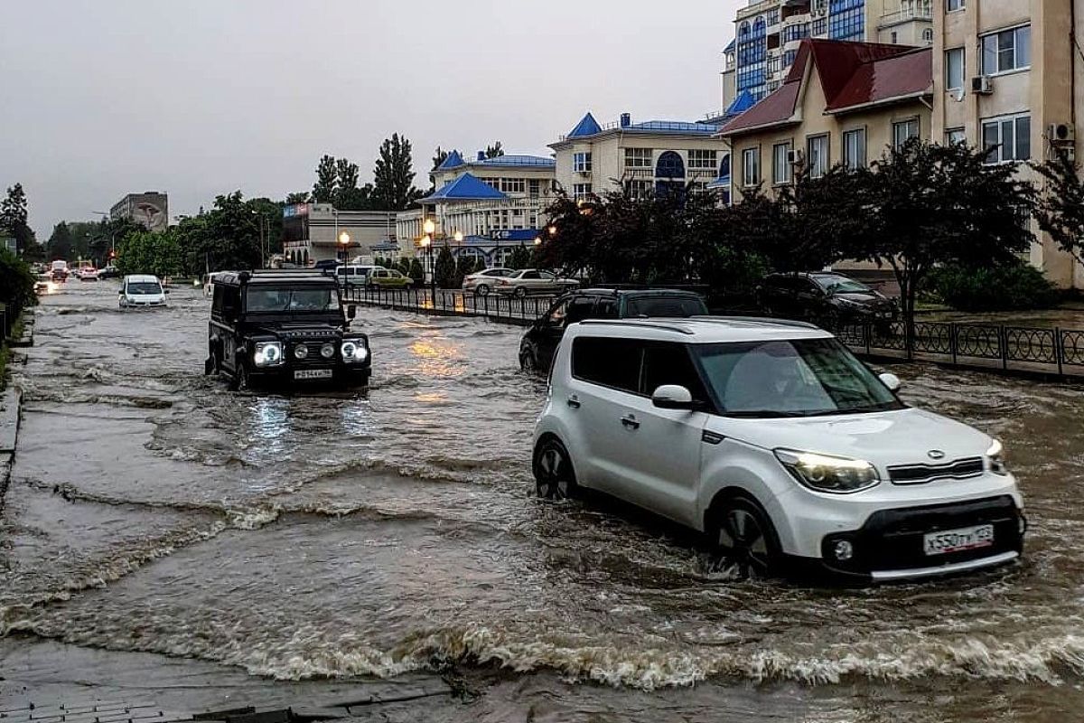 На Краснодарский край 7 июня обрушился ливень с градом