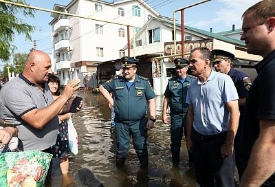 В Анапе снесут ларьки на затопленных дорогах к морю