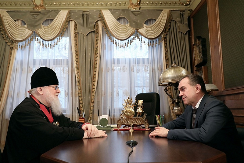 Губернатор Кубани Вениамин Кондратьев поздравил митрополита Исидора с днем тезоименитства