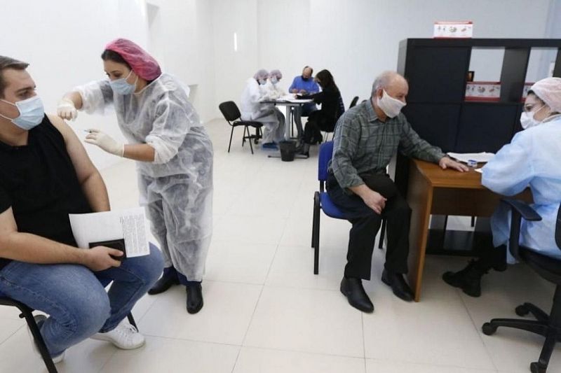 Главные врачи восьми городов и районов Краснодарского края получат выговоры за отсутствие вакцинации