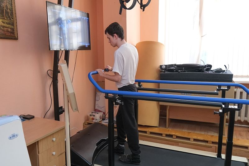 В Краснодаре благодаря президентскому гранту ребята с церебральным параличом получили шанс встать на ноги. 