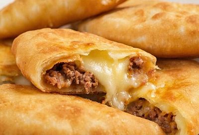 Ленивые чебуреки с сочным мясом и ароматным сыром — готовлю без хлопот и без теста