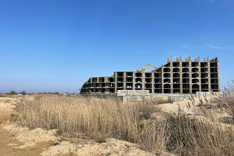 Департамент архитектуры Кубани нашел около десяти нарушений при строительстве ЖК на месте бывшего винзавода в Анапе