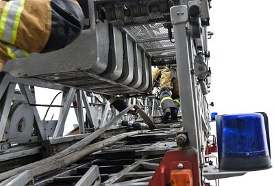 На Кубани потушили пожар на нефтебазе после атаки БПЛА