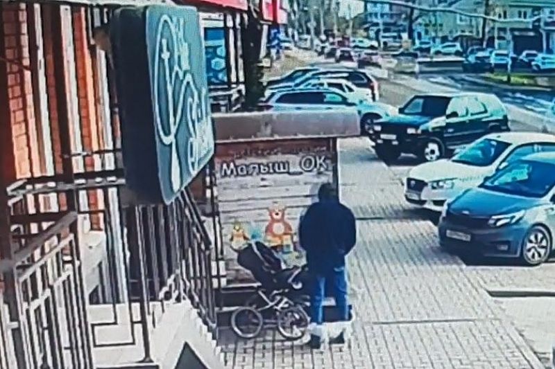 Полиция задержала мужчину за кражу сумки с деньгами из детской коляски