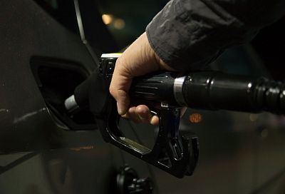 Эксперты развеяли популярные среди автомобилистов мифы о бензине