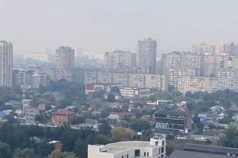 Облако смога: жители Краснодара пожаловались на запах дыма