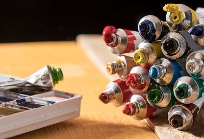 Почти миллион за холст: картина Сафронова ушла с молотка в Гонконге