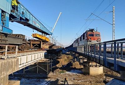 В Крымском районе реконструировали 120-метровый железнодорожный мост