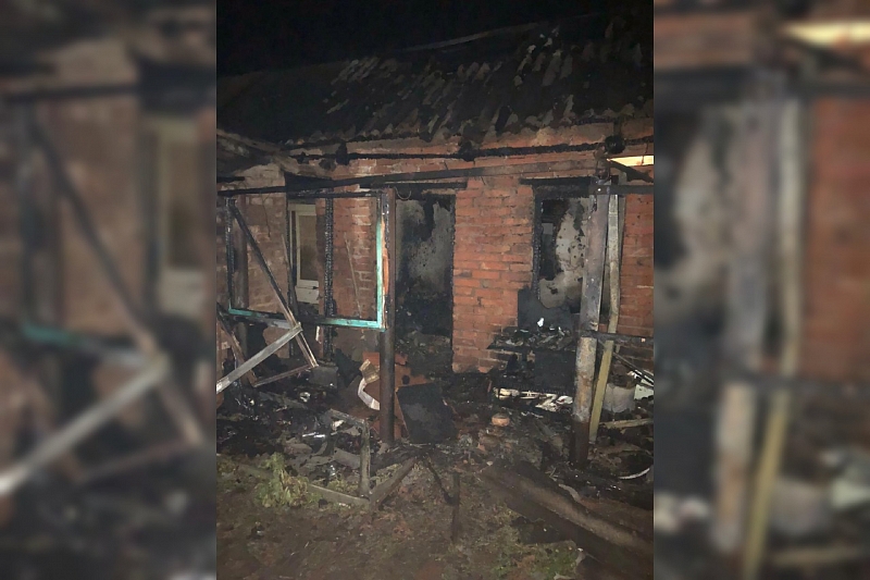 В Краснодарском крае при пожаре в частном доме погиб 55-летний мужчина