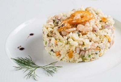 Этот салат с креветками съедается еще быстрее, чем «оливье»: рецепт - проще не бывает