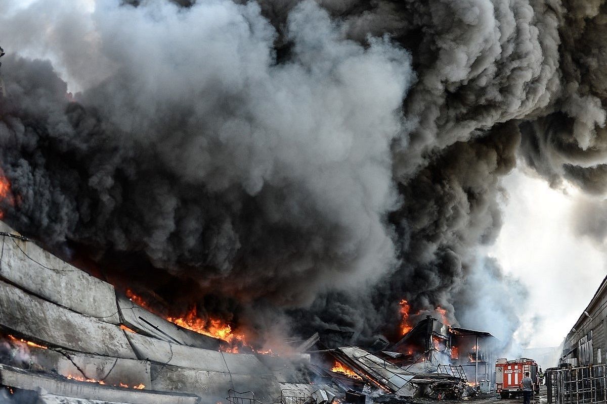 Полицейские спасли людей из горящего многоквартирного дома на Кубани