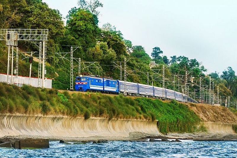 Туристический ретро-поезд продолжит перевозить пассажиров в межсезонье